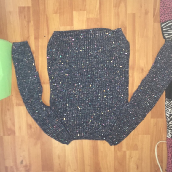 Random Clothes - Picture 5 of 8